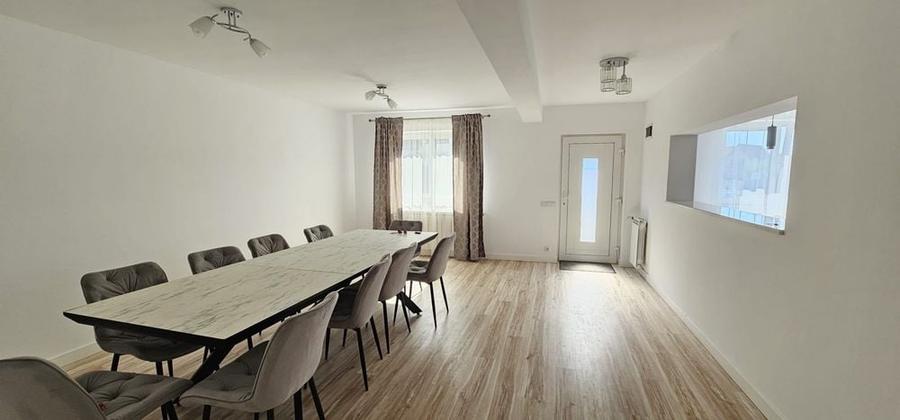 Casă cu 4 camere cu Teren 340 Mp în Tineretului