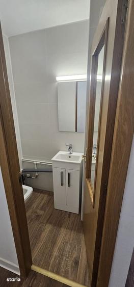 Apartament cu 3 camere decomandat în Nicolina