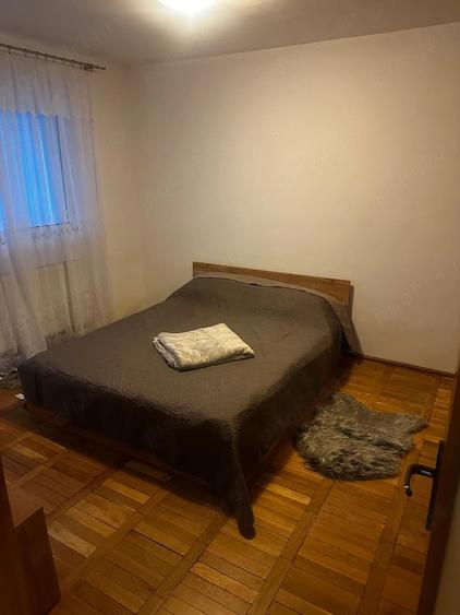 Apartament cu 3 camere decomandat în Port