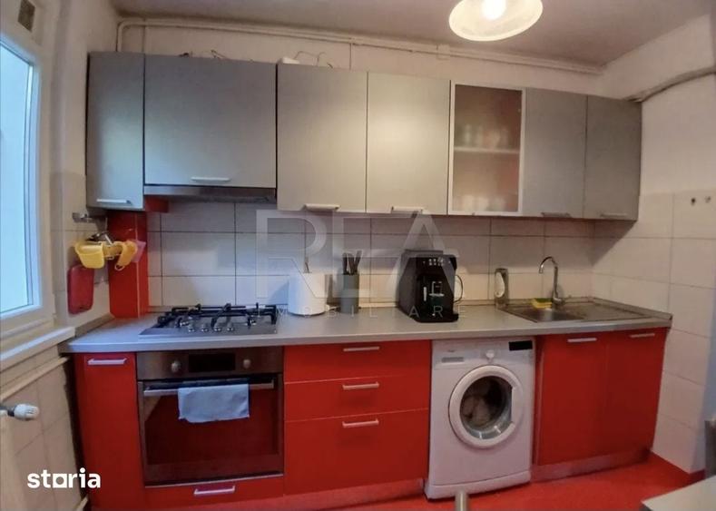 Apartament cu 3 camere decomandat în Drumul Taberei