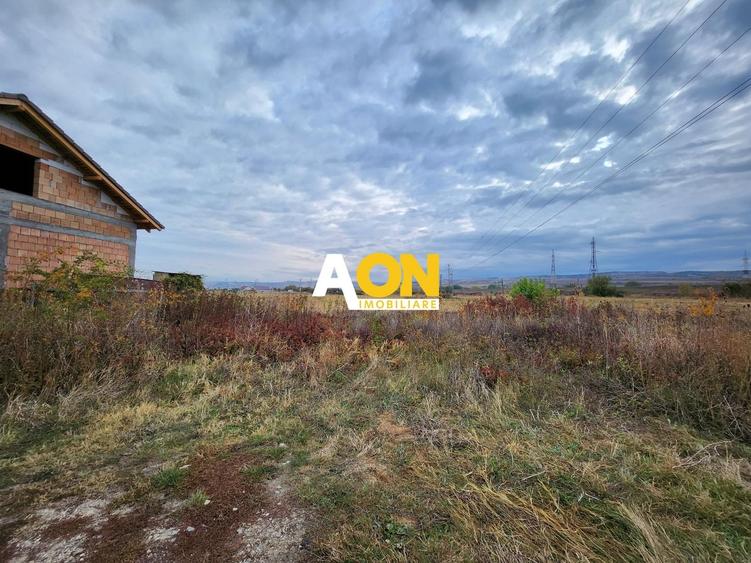 Teren Construcții intravilan de 483 mp, în Partoș