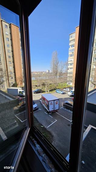 Apartament cu 3 camere decomandat în Rogerius