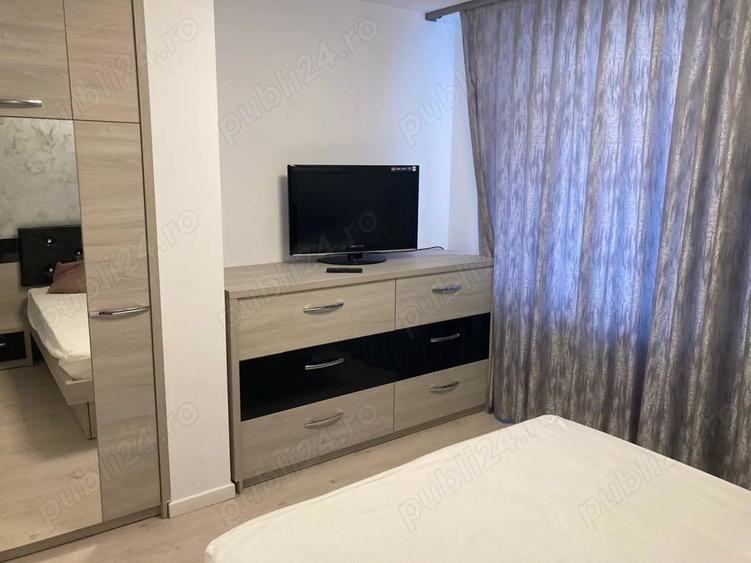 Apartament cu 3 camere decomandat, mobilat în Nufărul