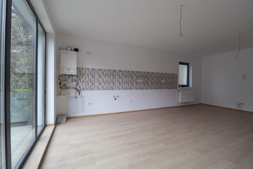 Penthouse cu 3 camere decomandat în Central