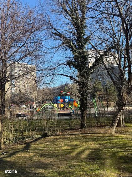 Apartament cu 3 camere decomandat în Militari
