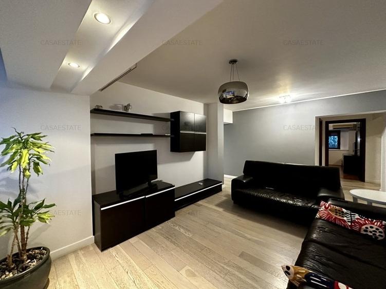 Apartament cu 4 camere decomandat în Decebal