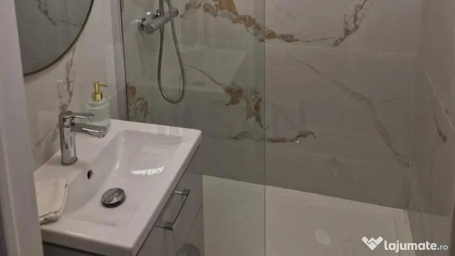 Apartament cu 2 camere semidecomandat în Universitate