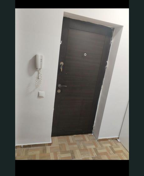 Garsonieră decomandată în Zețarilor