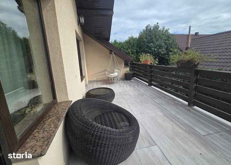 Casă cu 4 camere cu Teren 500 Mp în Șcheia