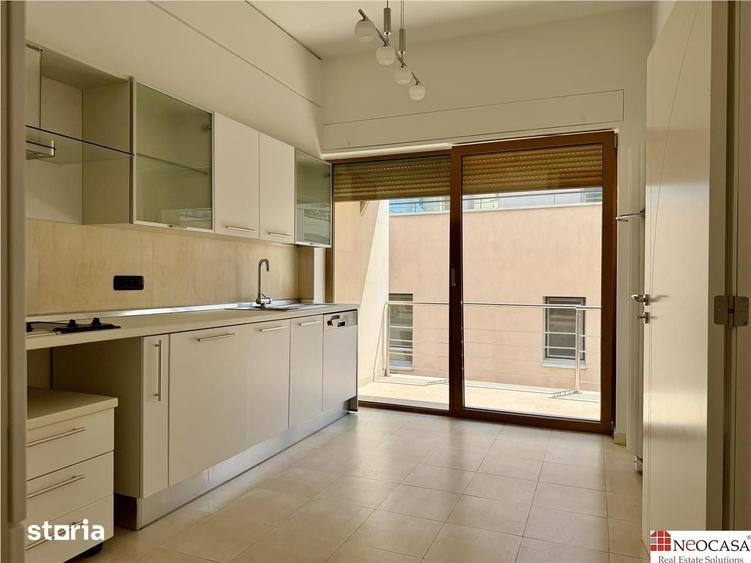 Apartament cu 5 camere în Primăverii
