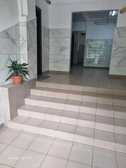 Apartament cu 3 camere semidecomandat în Liviu Rebreanu