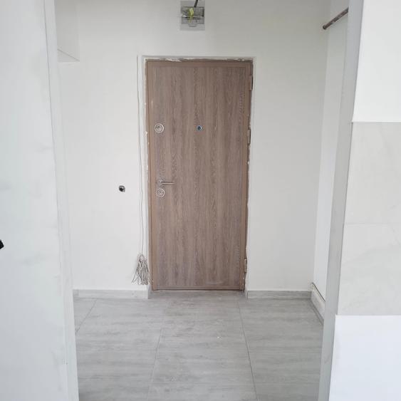 Apartament cu 3 camere semidecomandat în Nicolae Titulescu