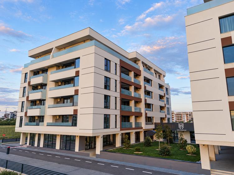 Penthouse cu 3 camere decomandat în Torontalului
