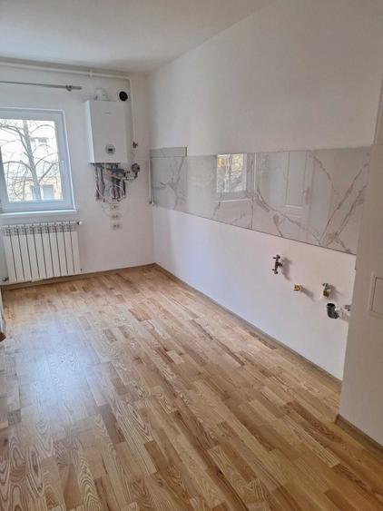 Apartament cu 4 camere decomandat în Zorilor