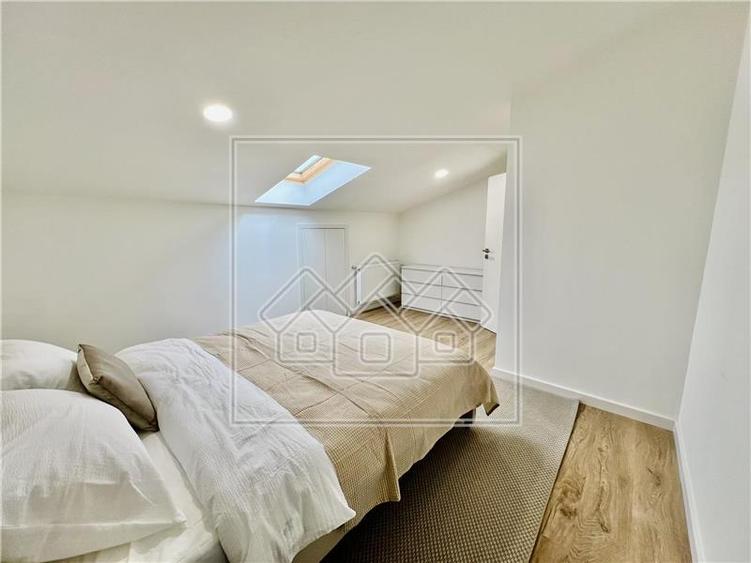 Penthouse cu 4 camere semidecomandat în Exterior Vest