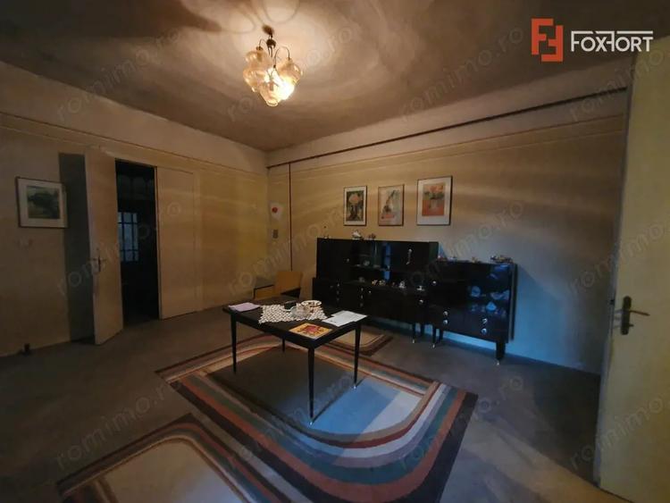Apartament cu 5 camere nedecomandat, mobilat în Central