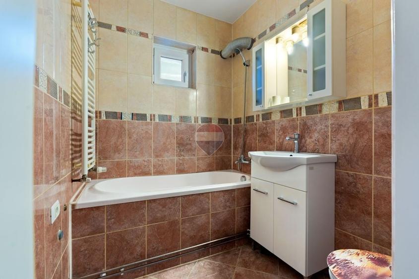 Apartament cu 2 camere decomandat, mobilat în Ultracentral