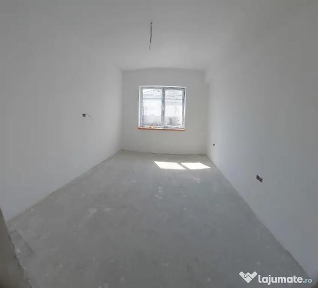 Casă cu 4 camere cu Teren 400 Mp în Vârteju