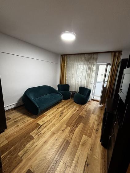 Garsonieră decomandată în Central