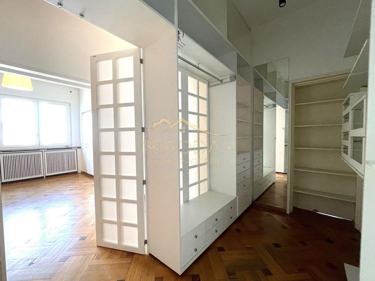 Apartament cu 5 camere decomandat în Primăverii