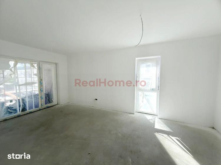 Apartament cu 3 camere decomandat în Titan