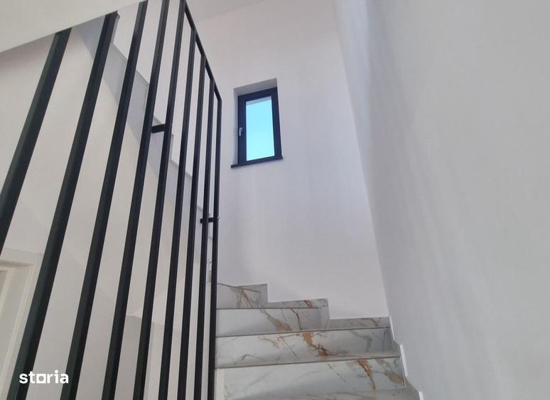 Casă cu 4 camere în Valea Adâncă