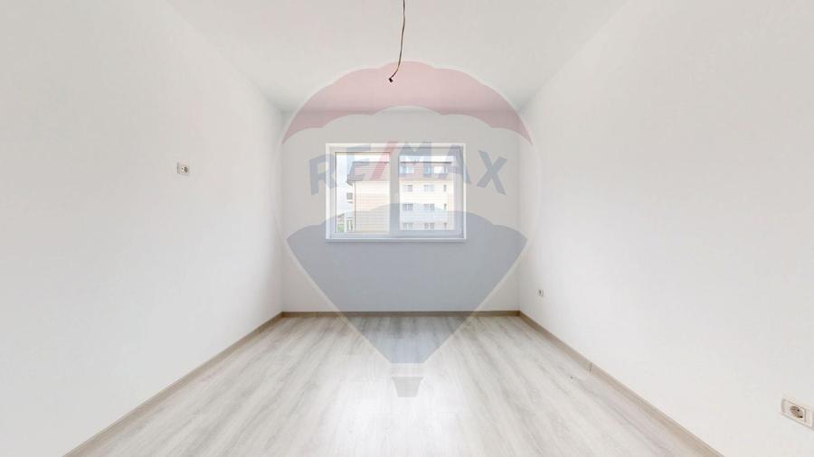 Apartament cu 2 camere semidecomandat în Sânpetru