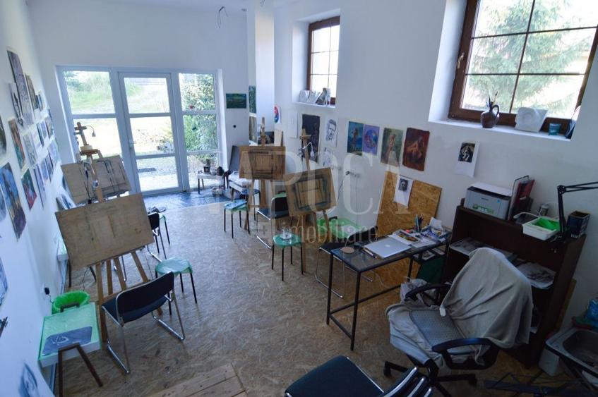 Casă individuală cu 8 camere cu Canalizare în Bună Ziua