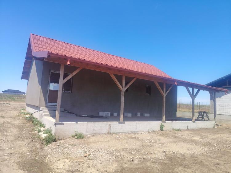 Casă cu 3 camere cu Teren 500 Mp în Șendreni