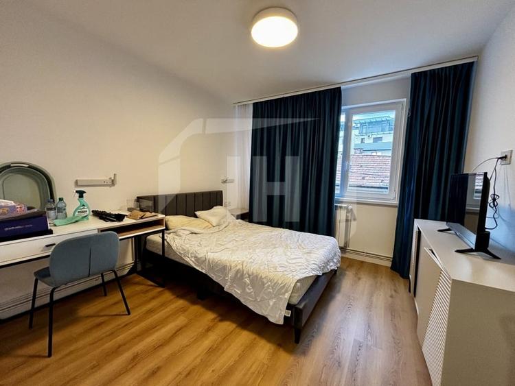 Apartament cu 3 camere semidecomandat, mobilat în Central