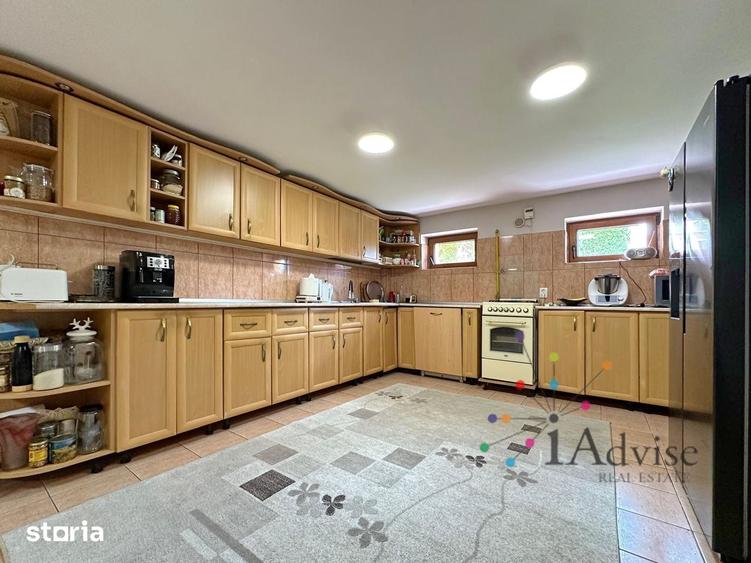 Casă cu 5 camere cu Teren 1500 Mp în Hălchiu