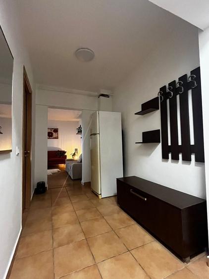 Apartament cu 3 camere decomandat în Careiului