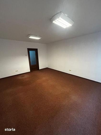 Apartament cu 4 camere în Republicii