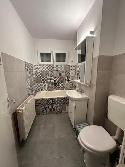 Apartament cu 3 camere semidecomandat, mobilat în Circumvalațiunii