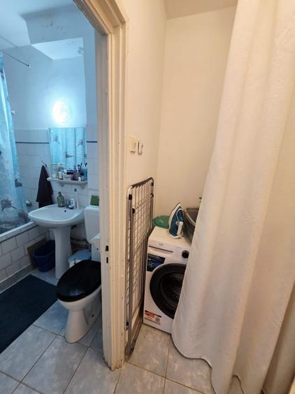 Apartament cu 3 camere semidecomandat în Democrației