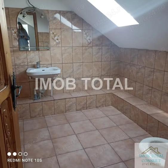 Casă cu 6 camere în Central