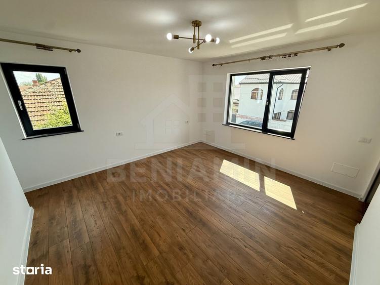 Casă cu 4 camere cu Teren 250 Mp în Brestei