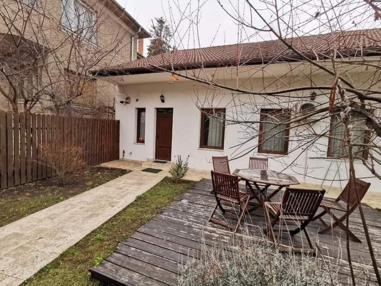 Casă individuală cu 2 camere cu Teren 65 Mp în Central