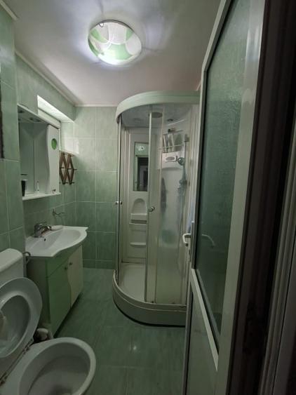 Apartament cu 4 camere decomandat, mobilat în Libertății