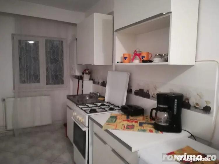 Garsonieră decomandată în Girocului