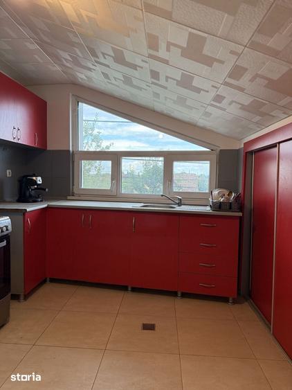 Casă cu 6 camere cu Teren 606 Mp în Central
