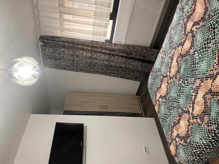 Apartament cu 3 camere decomandat în Prundu