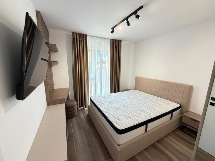 Apartament cu 2 camere semidecomandat în Central