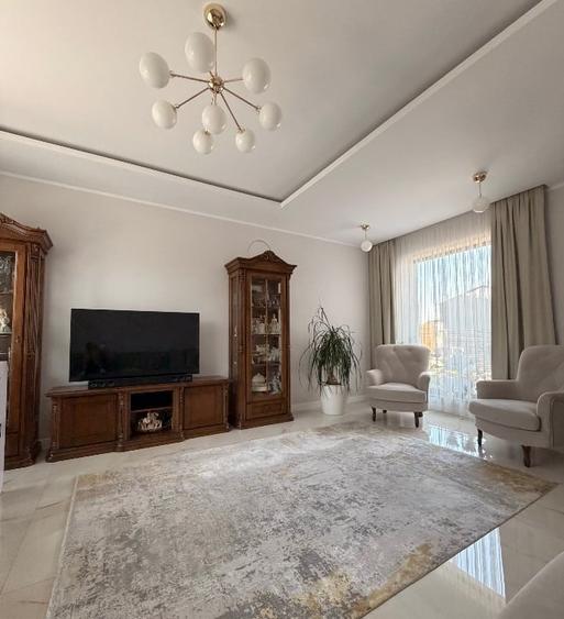 Duplex cu 4 camere cu Canalizare în Central
