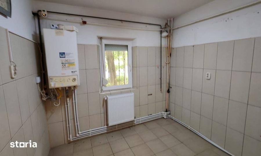 Apartament cu 4 camere decomandat în Micro 21