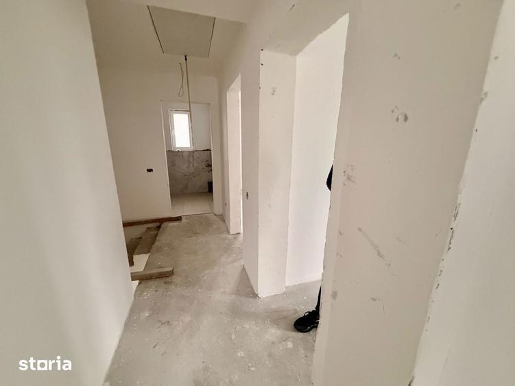 Casă cu 4 camere cu Teren 270 Mp în Glina