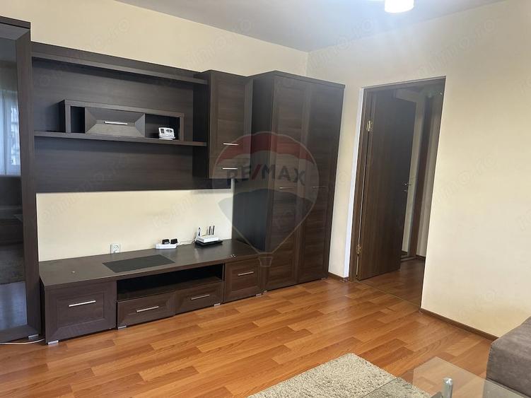 Apartament cu 2 camere semidecomandat în Mărăței