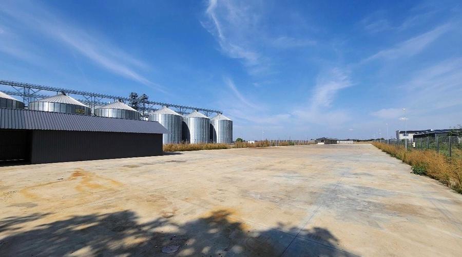Spațiu industrial, de 4,000 mp, în Palota