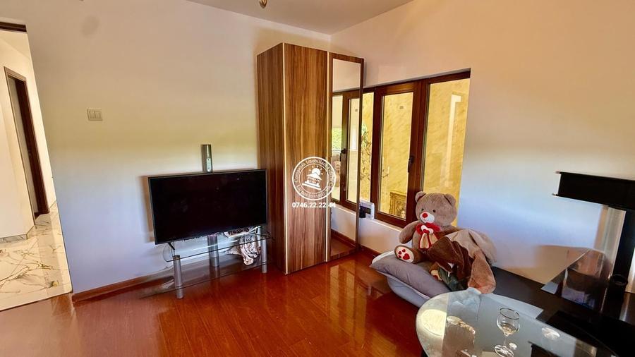 Casă cu 5 camere cu Teren 350 Mp în Galata