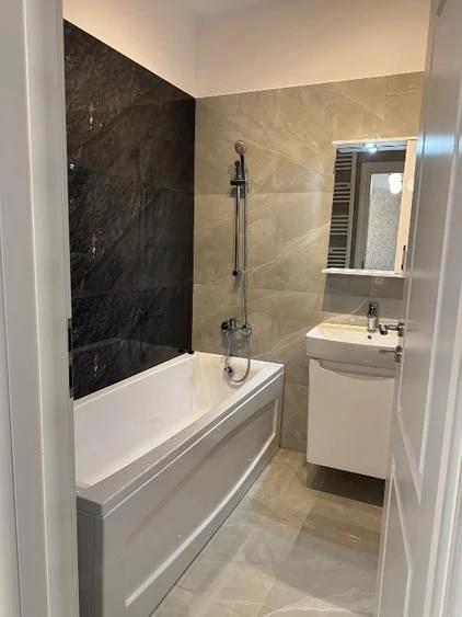 Apartament cu 2 camere decomandat în Parcul Carol